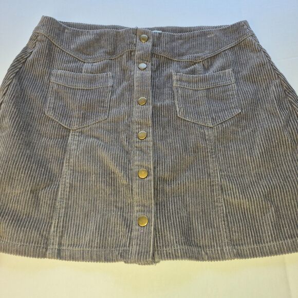 2 Corduroy Skirts, Gray and Red Size L, Cloud Ten & She+Sky, Gray Snaps, Red Zip - Picture 7 of 16
